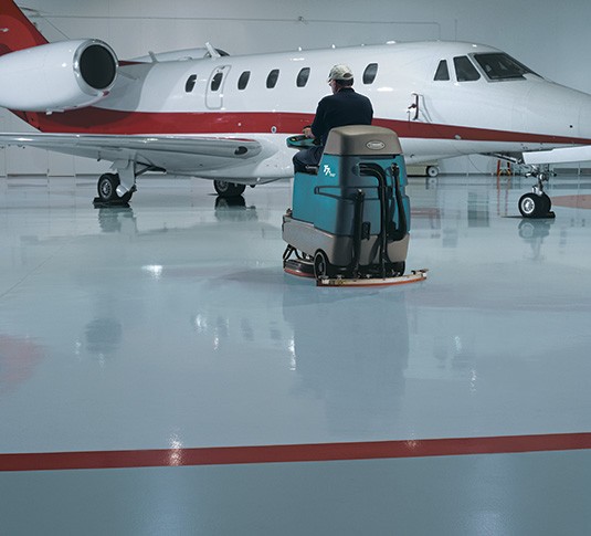 T7+ Fregadora de suelo de conductor sentado alt 6